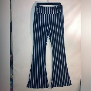 No boundaries stretch pants